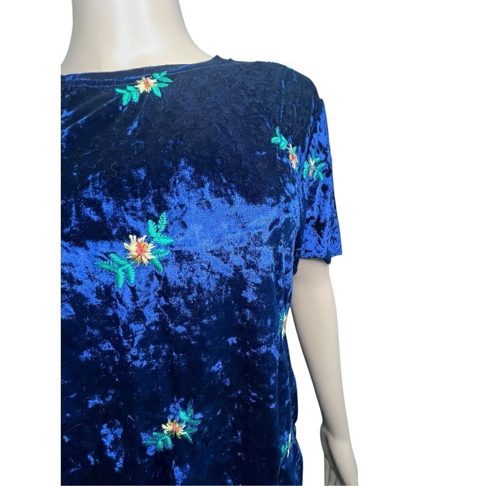 SHEIN Blue Velvet Style Soft Floral Pattern Short Sleeve T-Shirt - Picture 2 of 5